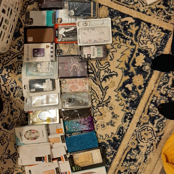 Phone cases and accessories - Picture 11 of 16